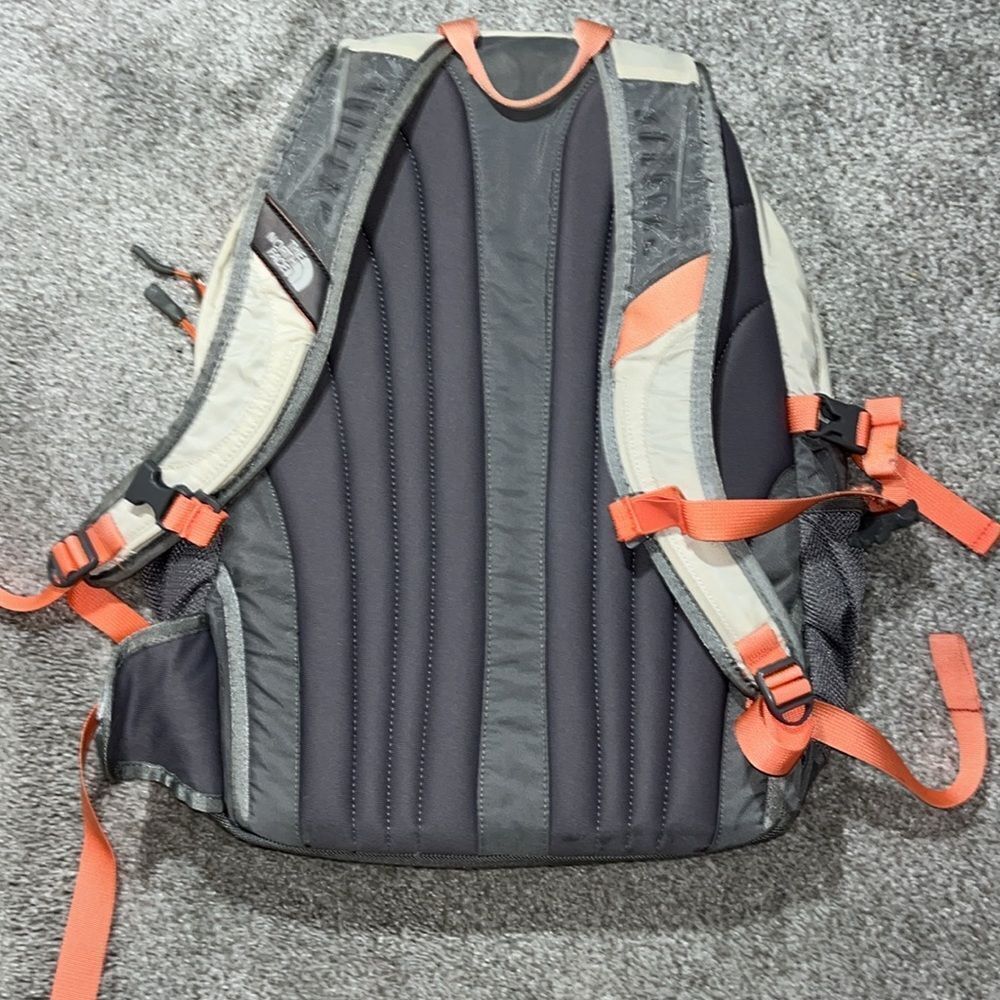 North Face Recon Travel School Laptop Carry Hiking Trail Backpack Creme Orange - Picture 4 of 10